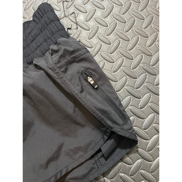 Lululemon Womens Tracker Low-Rise Shorts 4" Black Size 6 Athletic Yoga Running - Picture 2 of 8